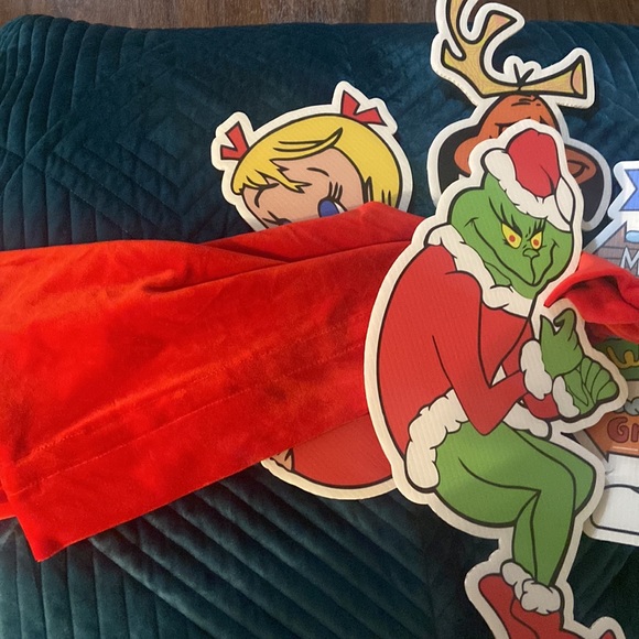 How the grinch stole Christmas office cubicle decorations. - Picture 3 of 5